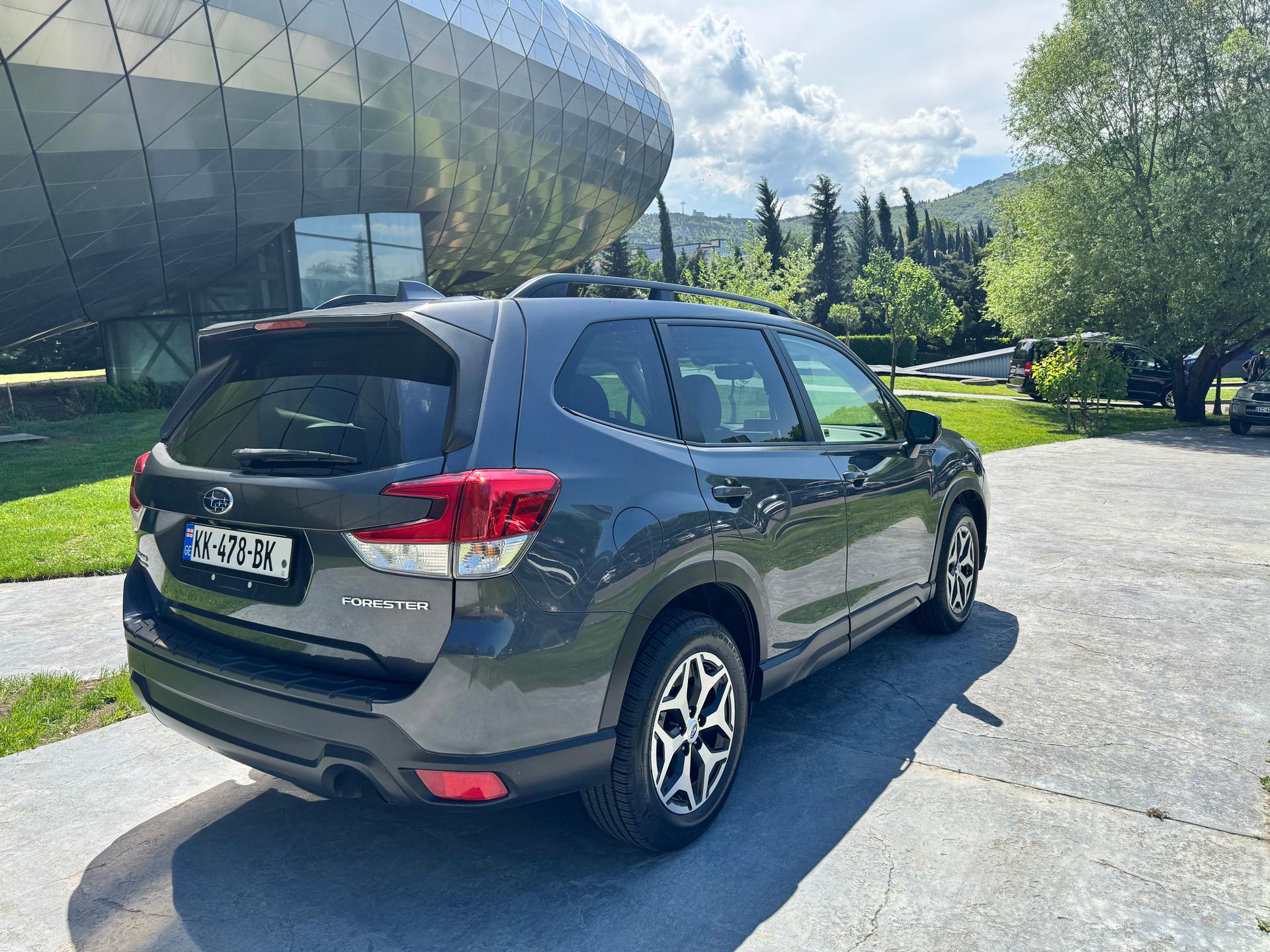 Subaru Forester — exterior view 6