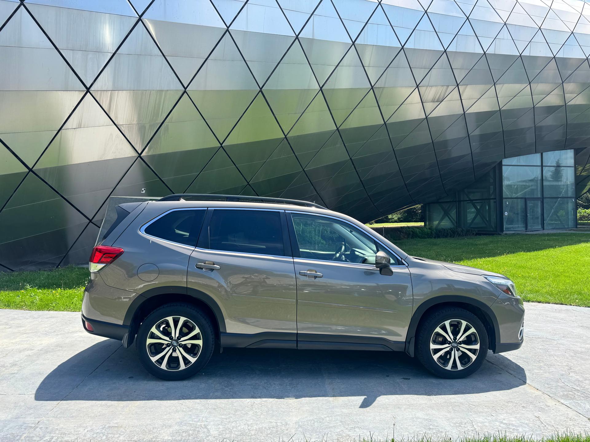 Subaru Forester — exterior view 2