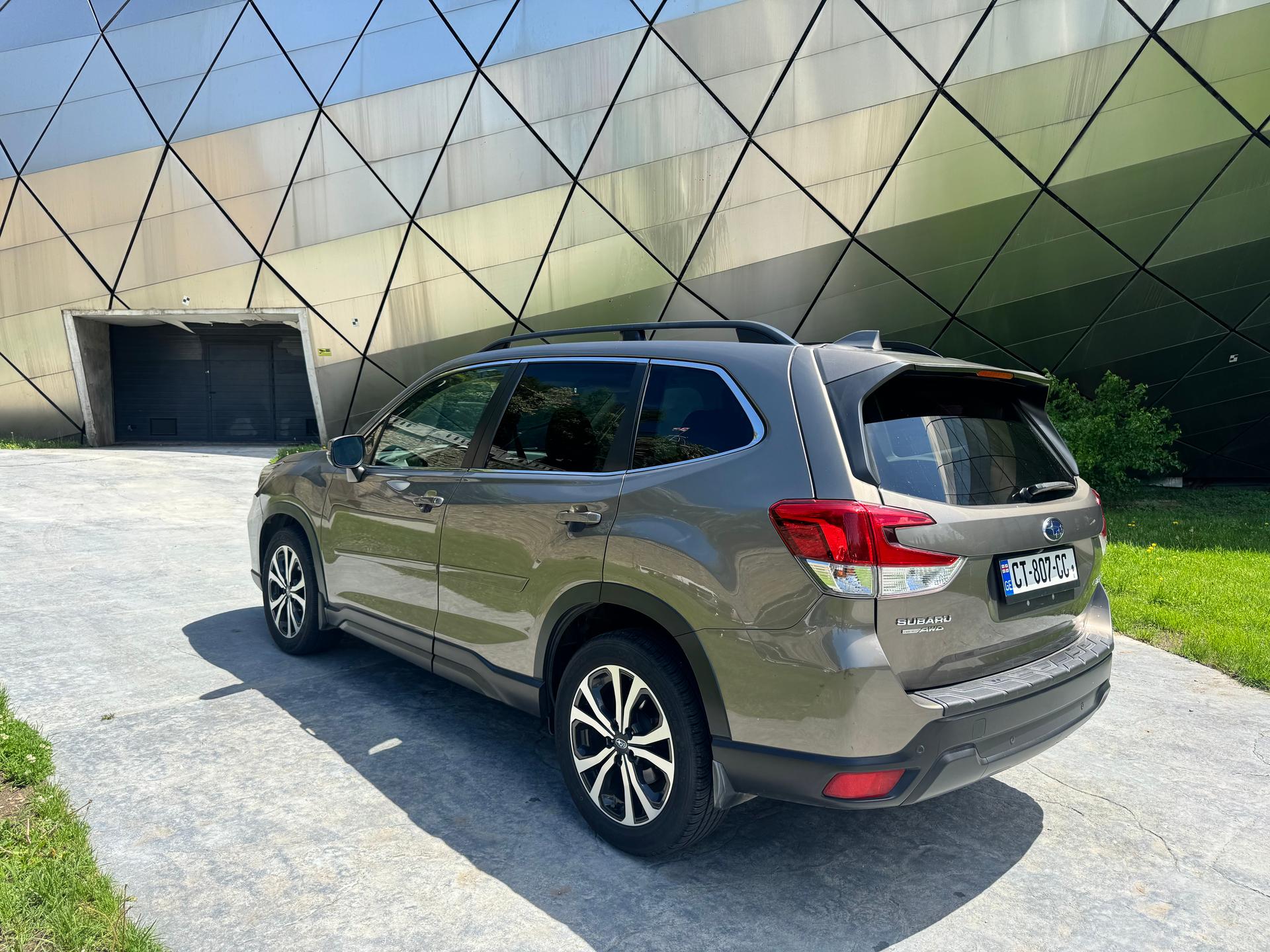 Subaru Forester — exterior view 5