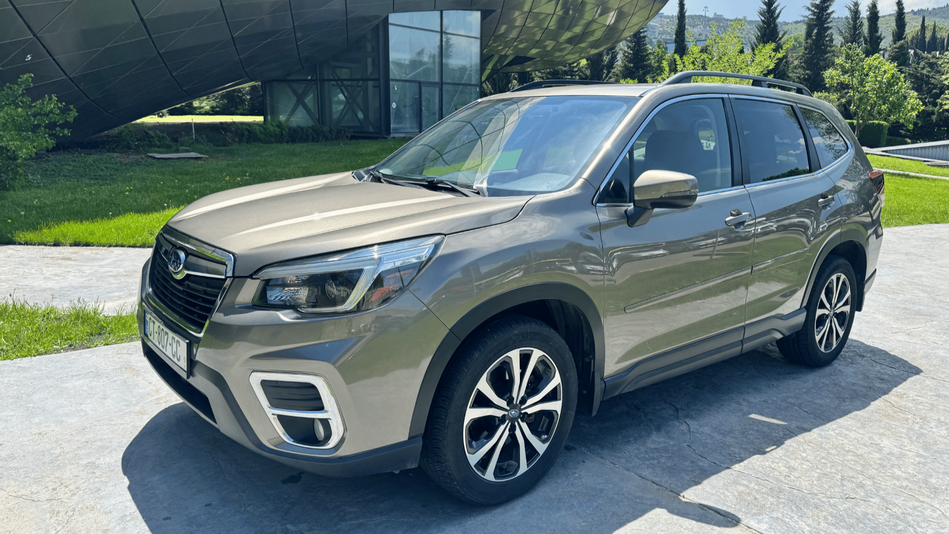 Subaru Forester — exterior view 9