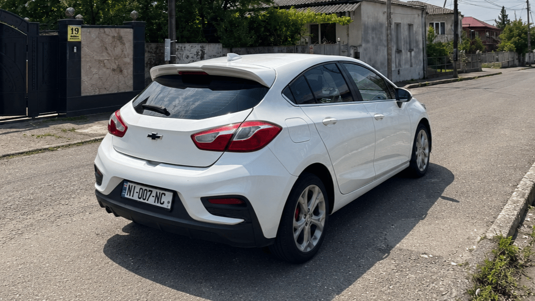 Chevrolet cruze — exterior view 2