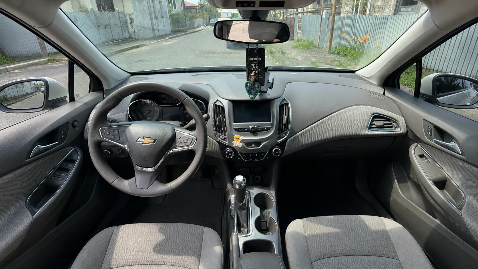 Chevrolet cruze — exterior view 4