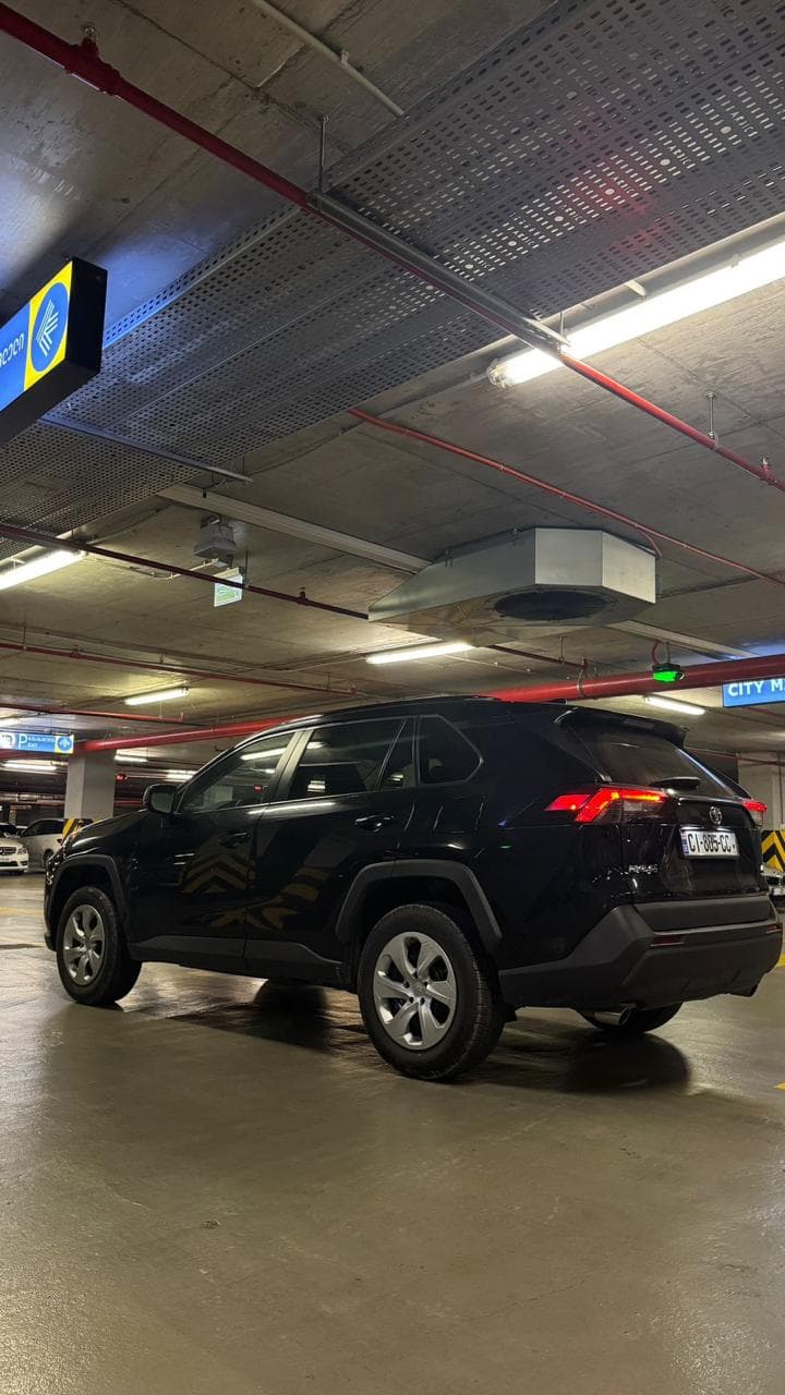 Toyota RAV4 — exterior view 7