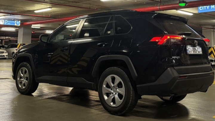Toyota RAV4 — exterior view 2