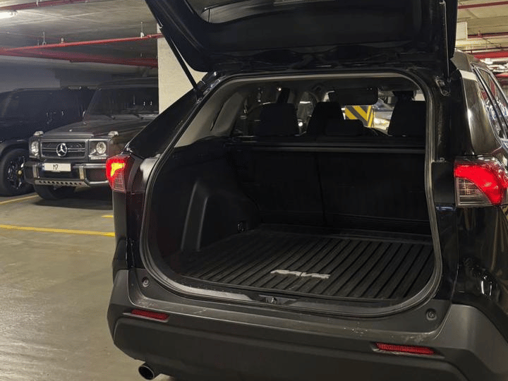 Toyota RAV4 — exterior view 5