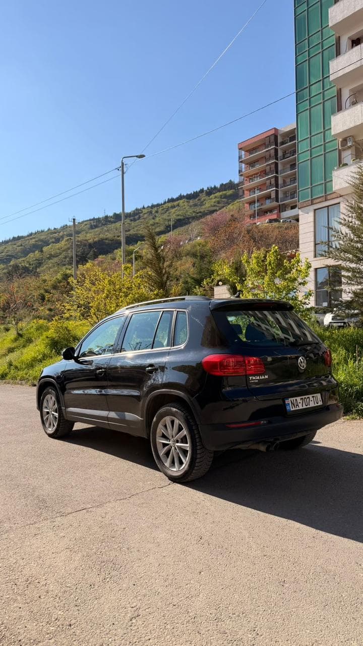 Volkswagen Tiguain — exterior view 6