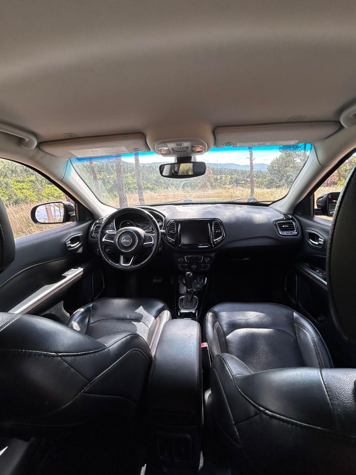 Jeep Compass — exterior view 2