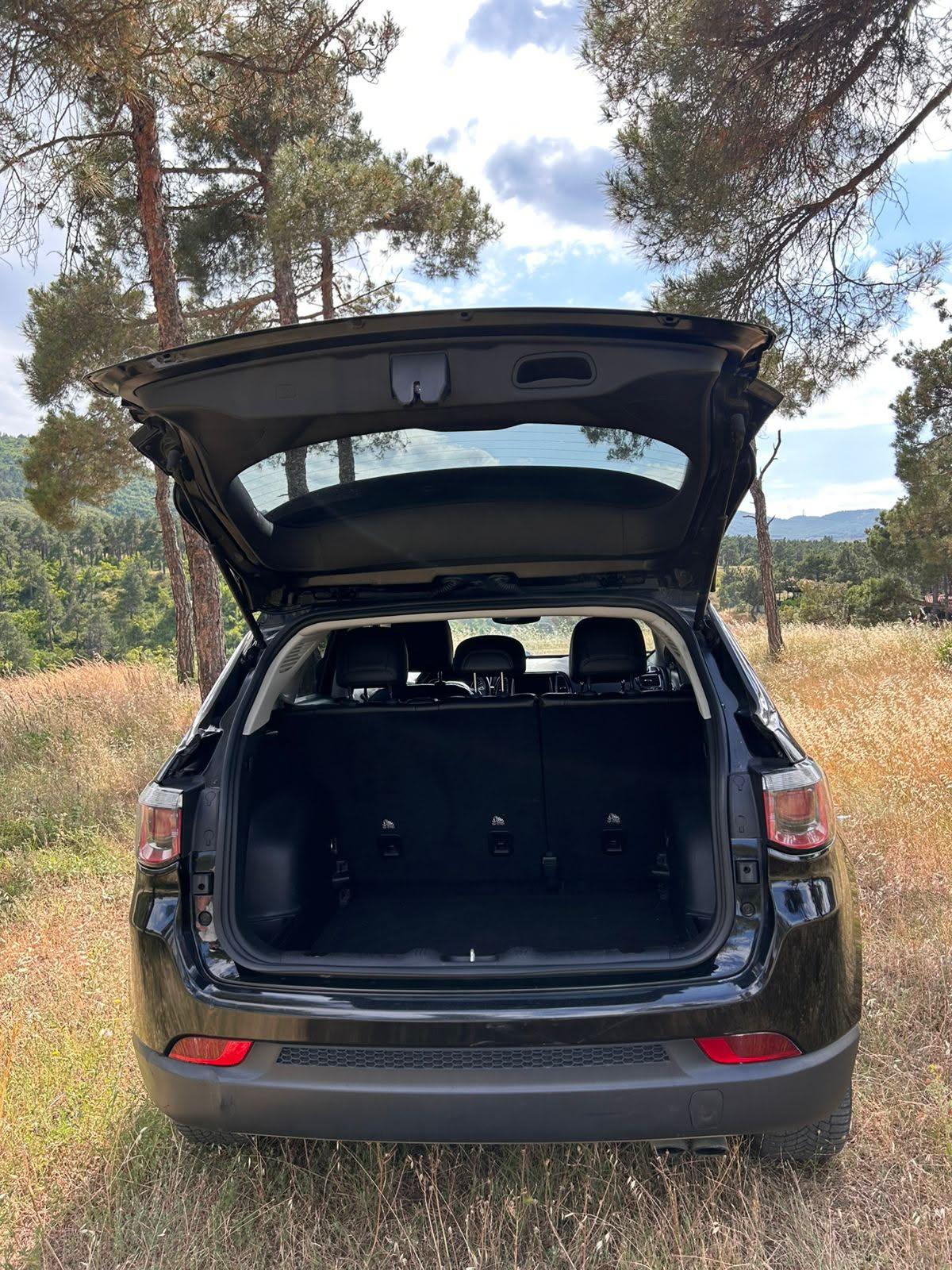 Jeep Compass — exterior view 4