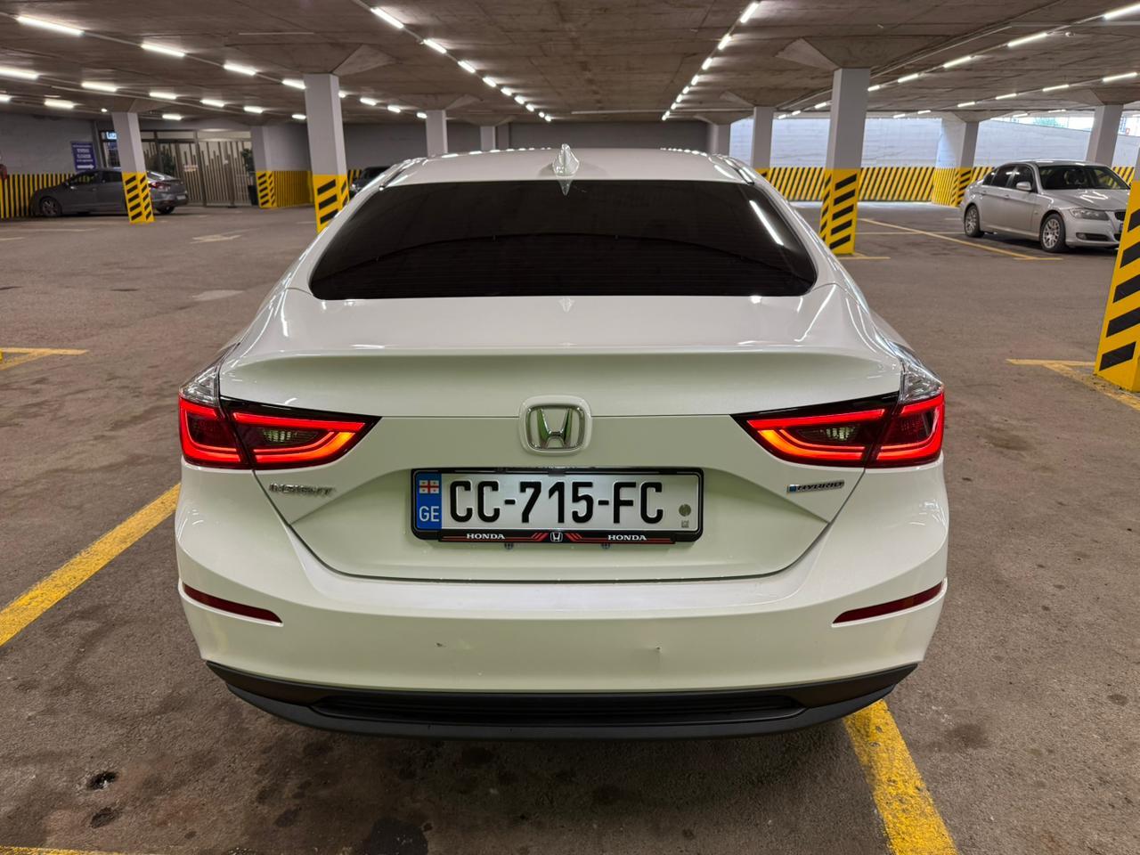 Honda Insight — exterior view 6