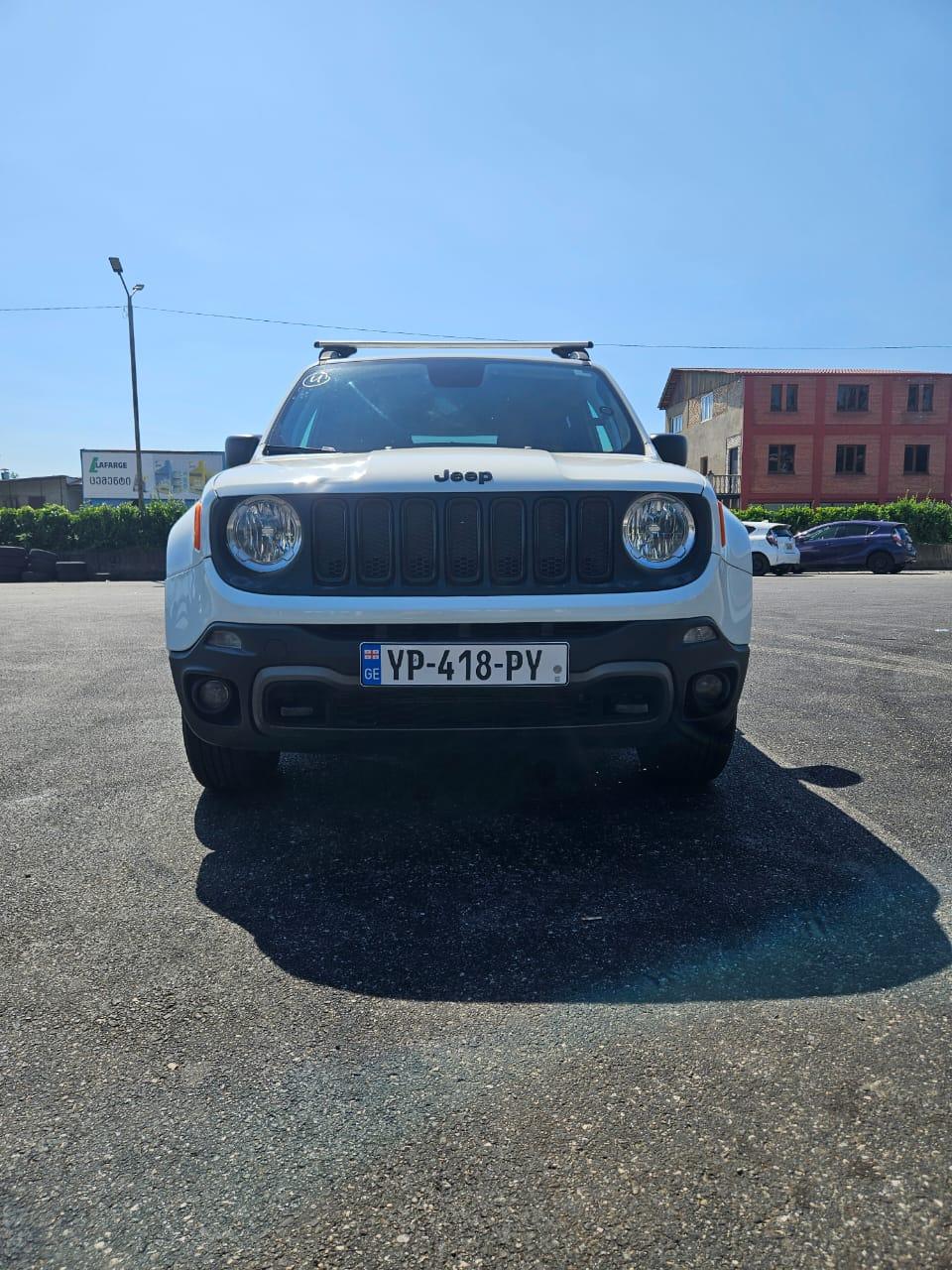 Jeep Renegade — exterior view 5