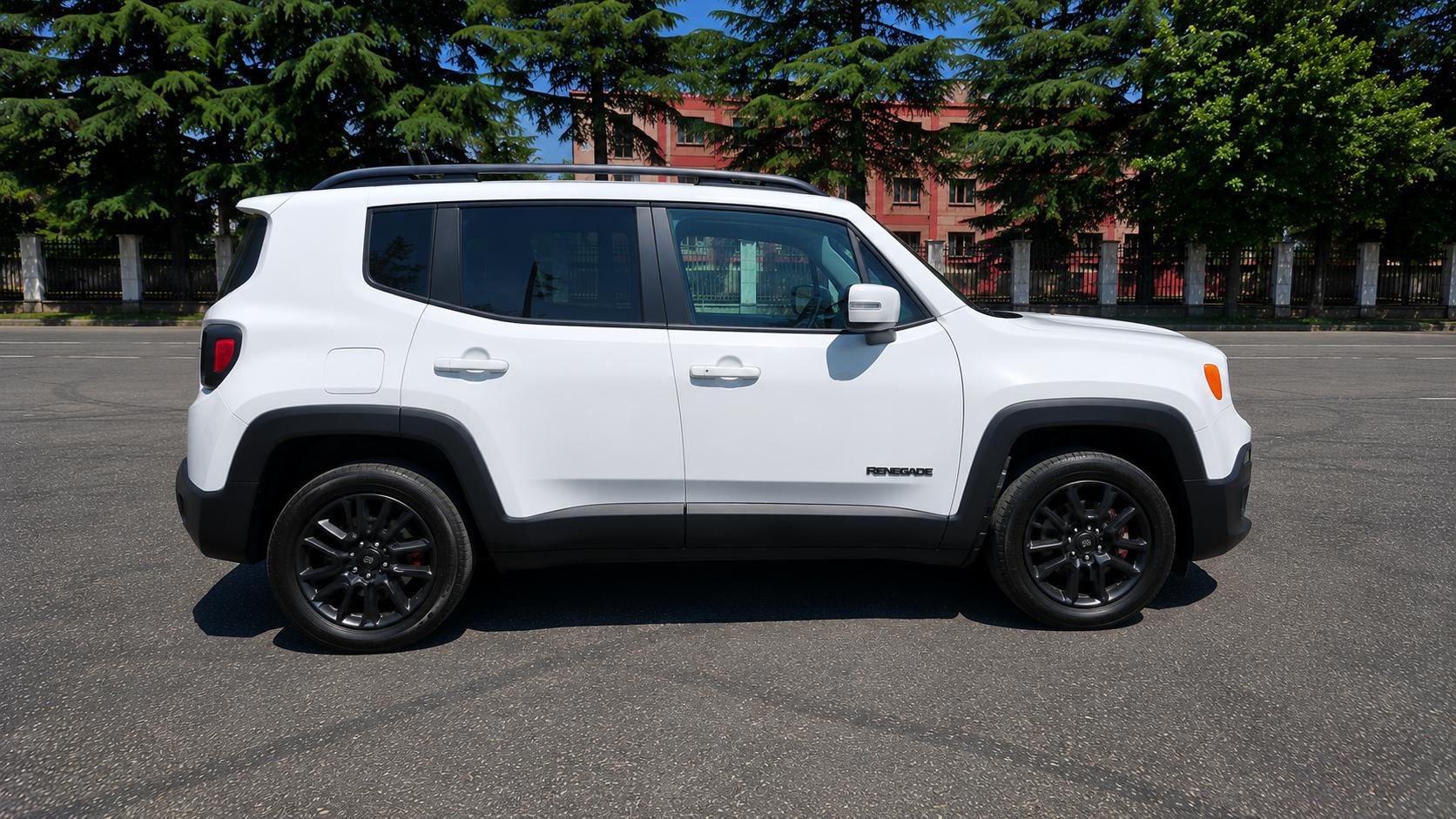 Jeep Renegade — exterior view 3