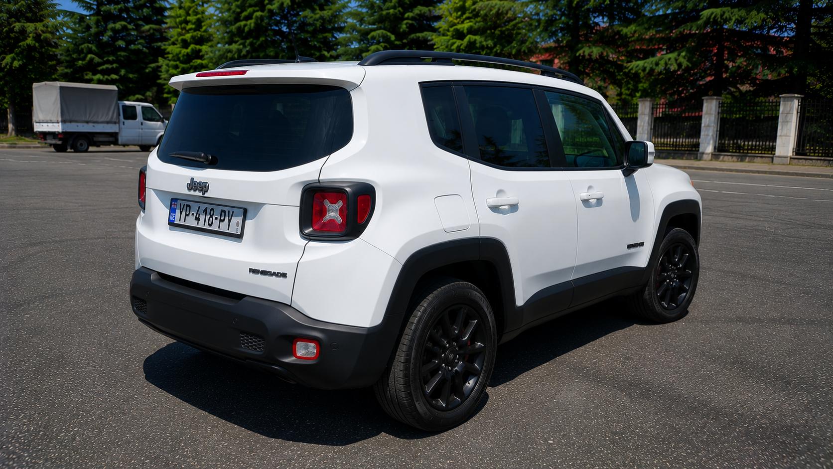 Jeep Renegade — exterior view 4