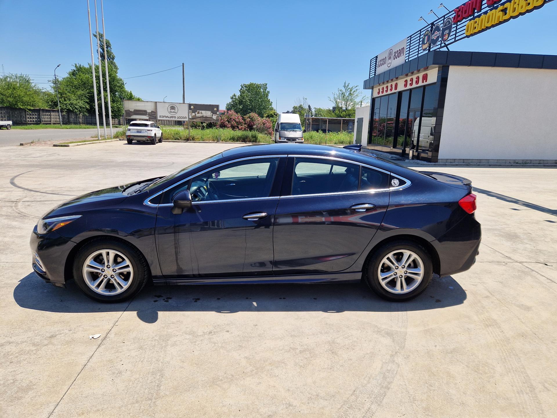 Chevrolet cruze — exterior view 2