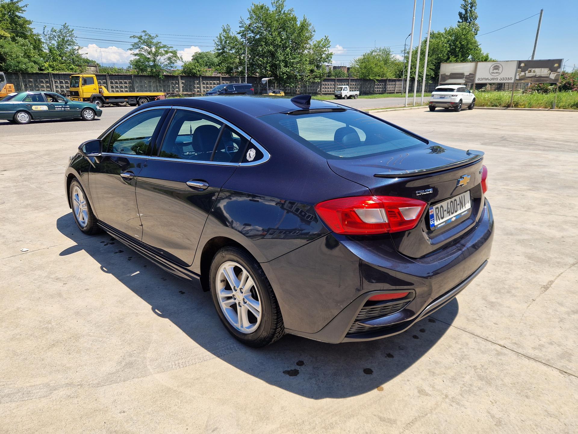 Chevrolet cruze — exterior view 4